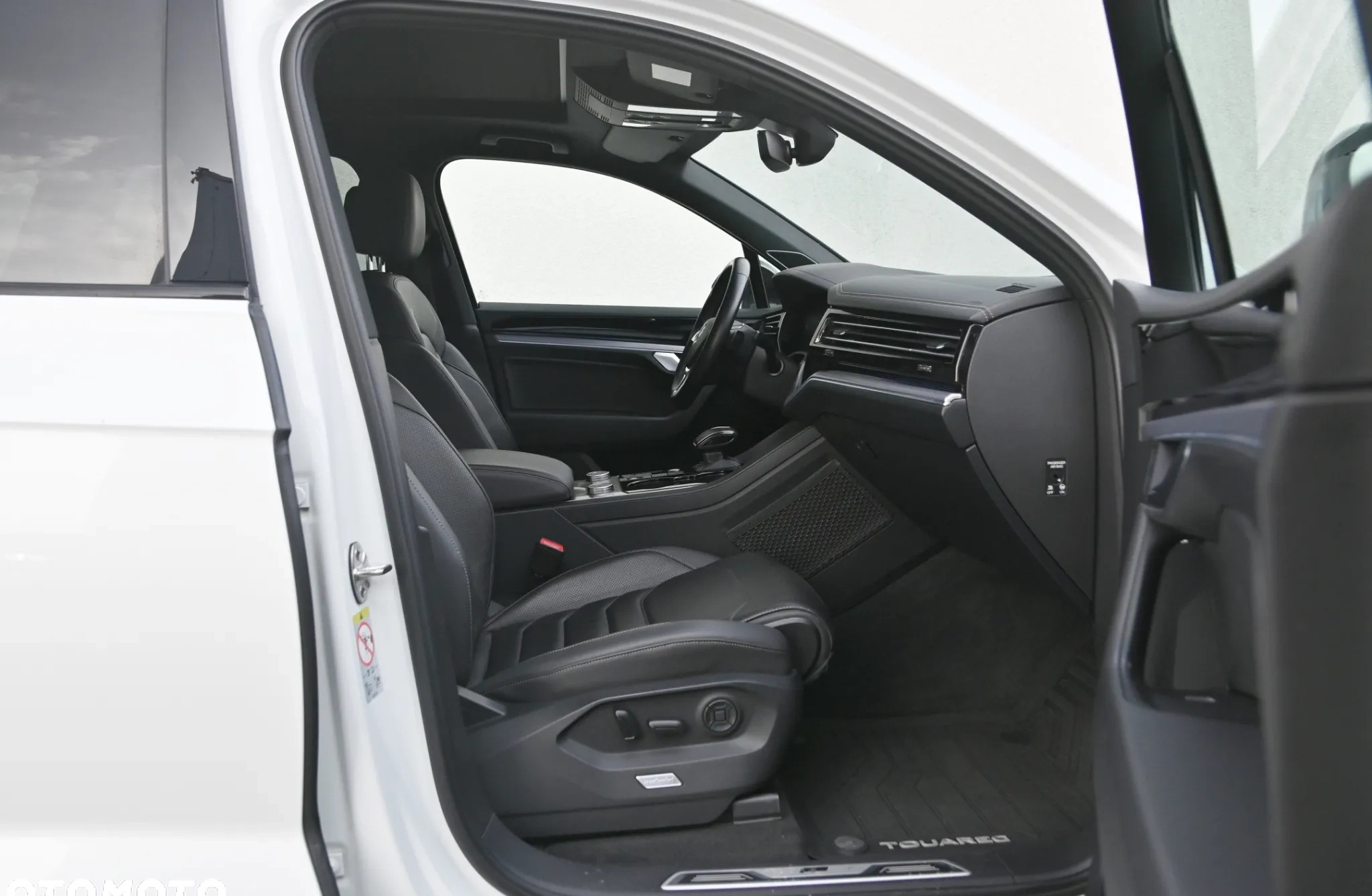 Volkswagen Touareg cena 279900 przebieg: 109252, rok produkcji 2019 z Siechnice małe 667